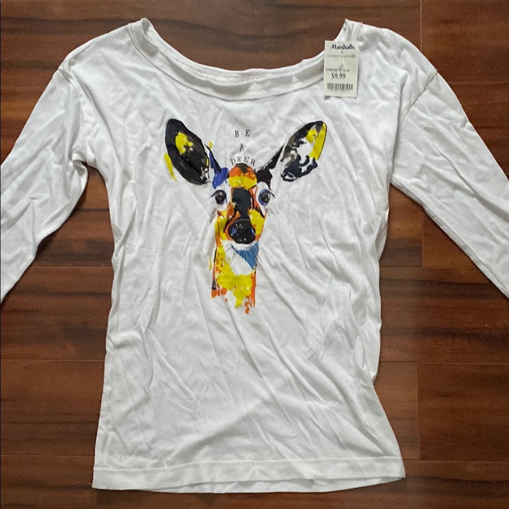 American Eagle white 3/4 sleeve Top with Colorful Deer Print